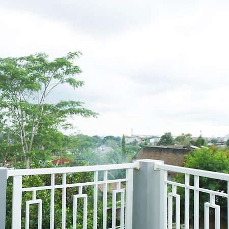 Hostel Kost Eksklusif Teduh Yogyakarta Exterior foto