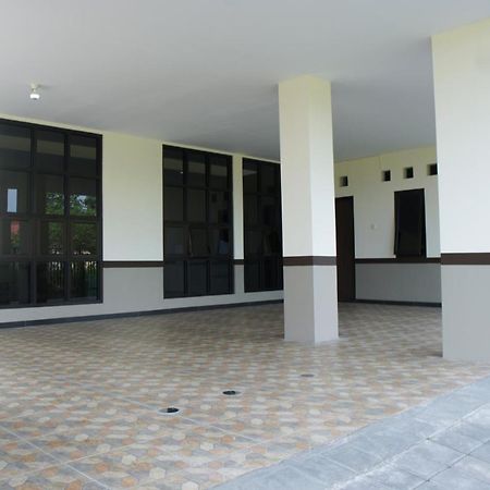 Hostel Kost Eksklusif Teduh Yogyakarta Exterior foto