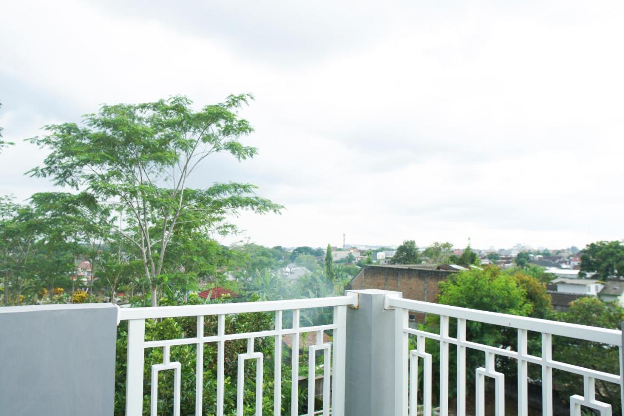Hostel Kost Eksklusif Teduh Yogyakarta Exterior foto