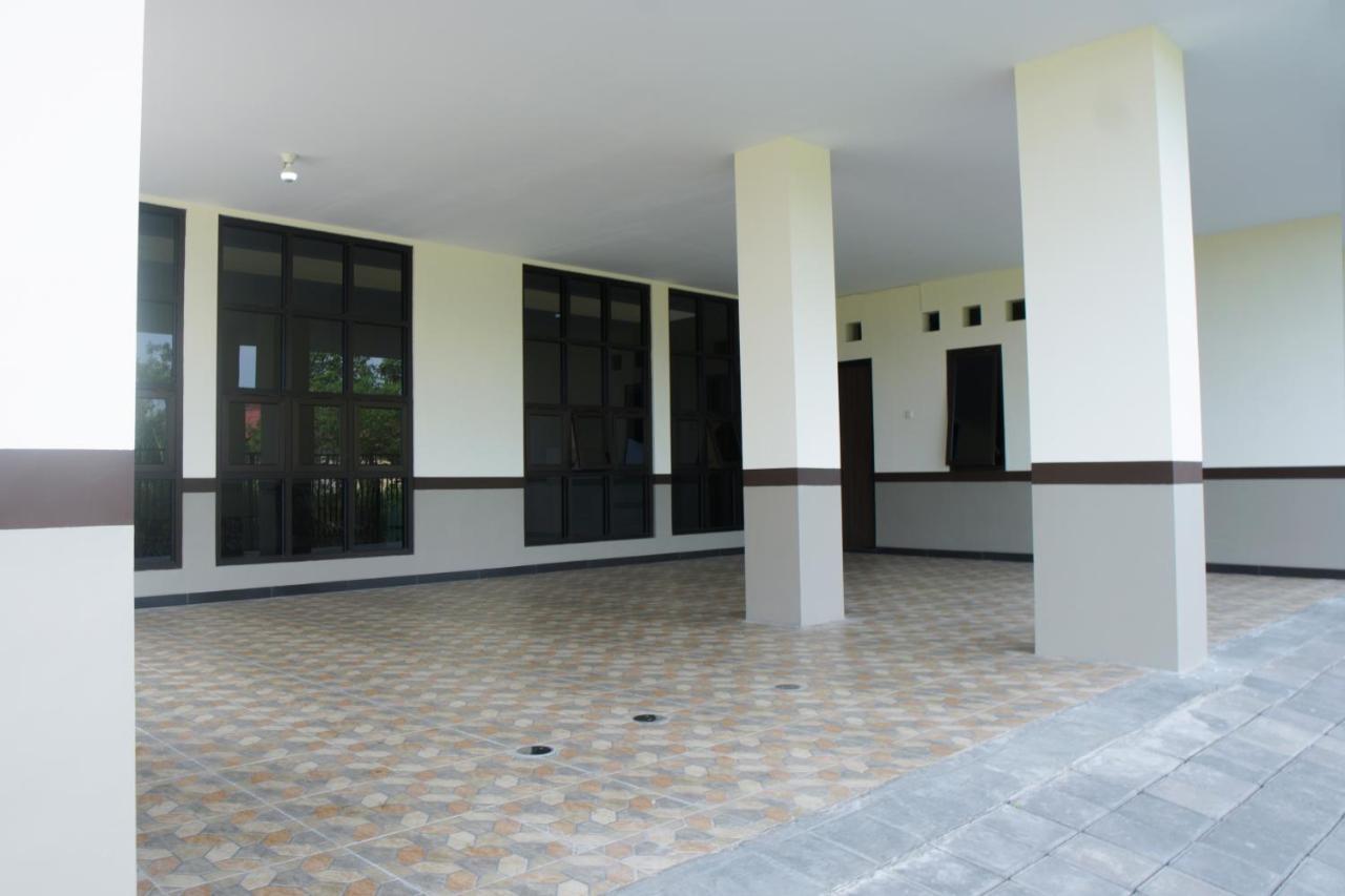 Hostel Kost Eksklusif Teduh Yogyakarta Exterior foto