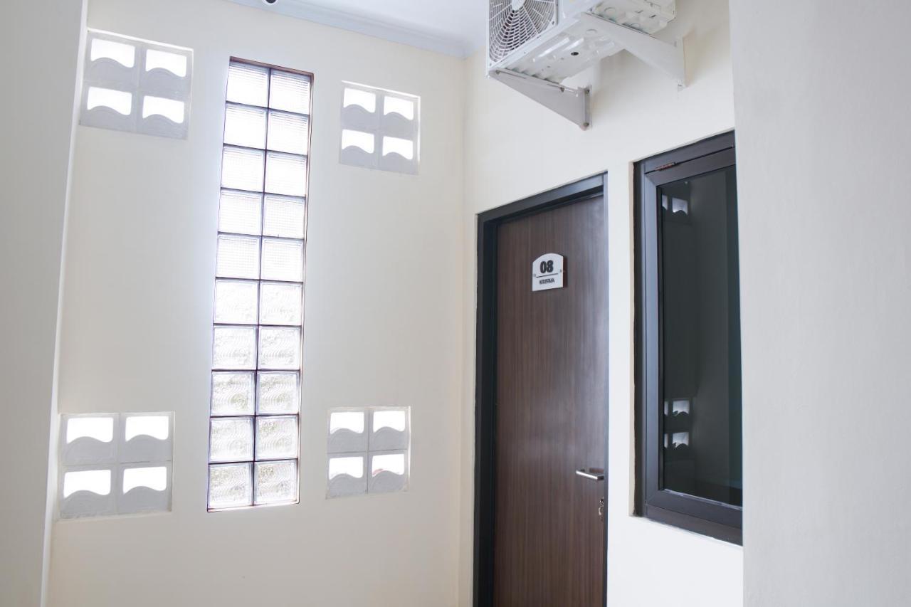 Hostel Kost Eksklusif Teduh Yogyakarta Exterior foto